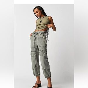 Free People Wind drift convertible pants. In colour Army